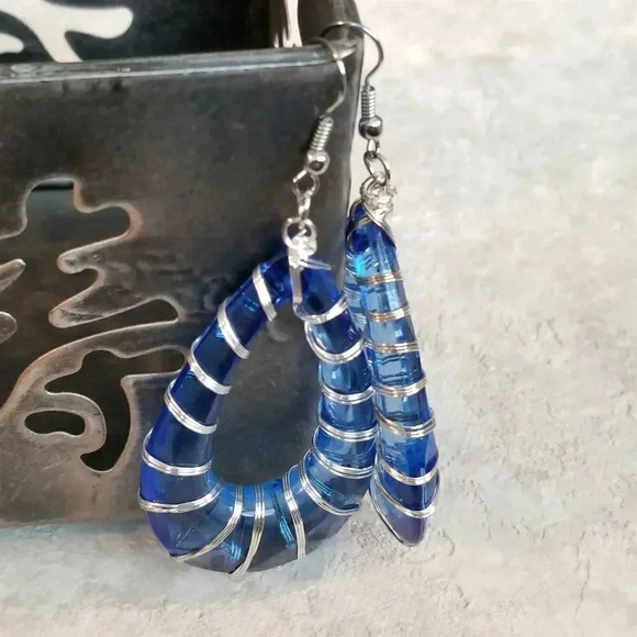Handcrafted Retro 80s Statement Blue Lucite Open Teardrop Wire Wrapped Earrings - Picture 5 of 5